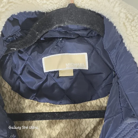 MICHAEL Michael Kors Navy Quilted Puffer with Cream Collar - Picture 5 of 10